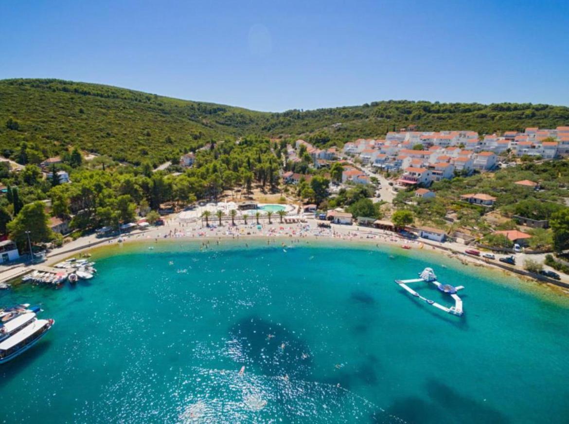 Apartman Ylli Nečujam Exteriér fotografie