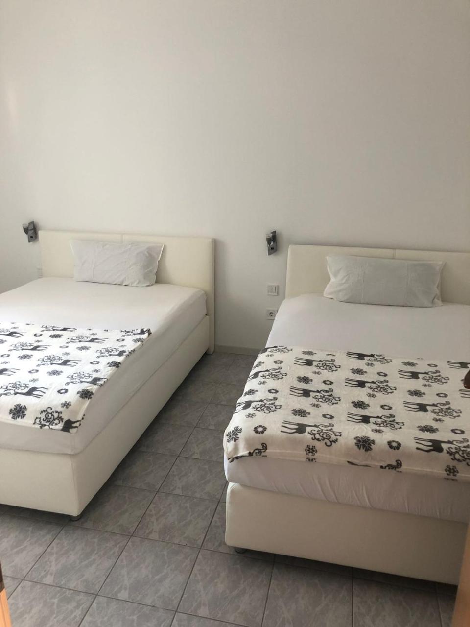 Apartman Ylli Nečujam Exteriér fotografie