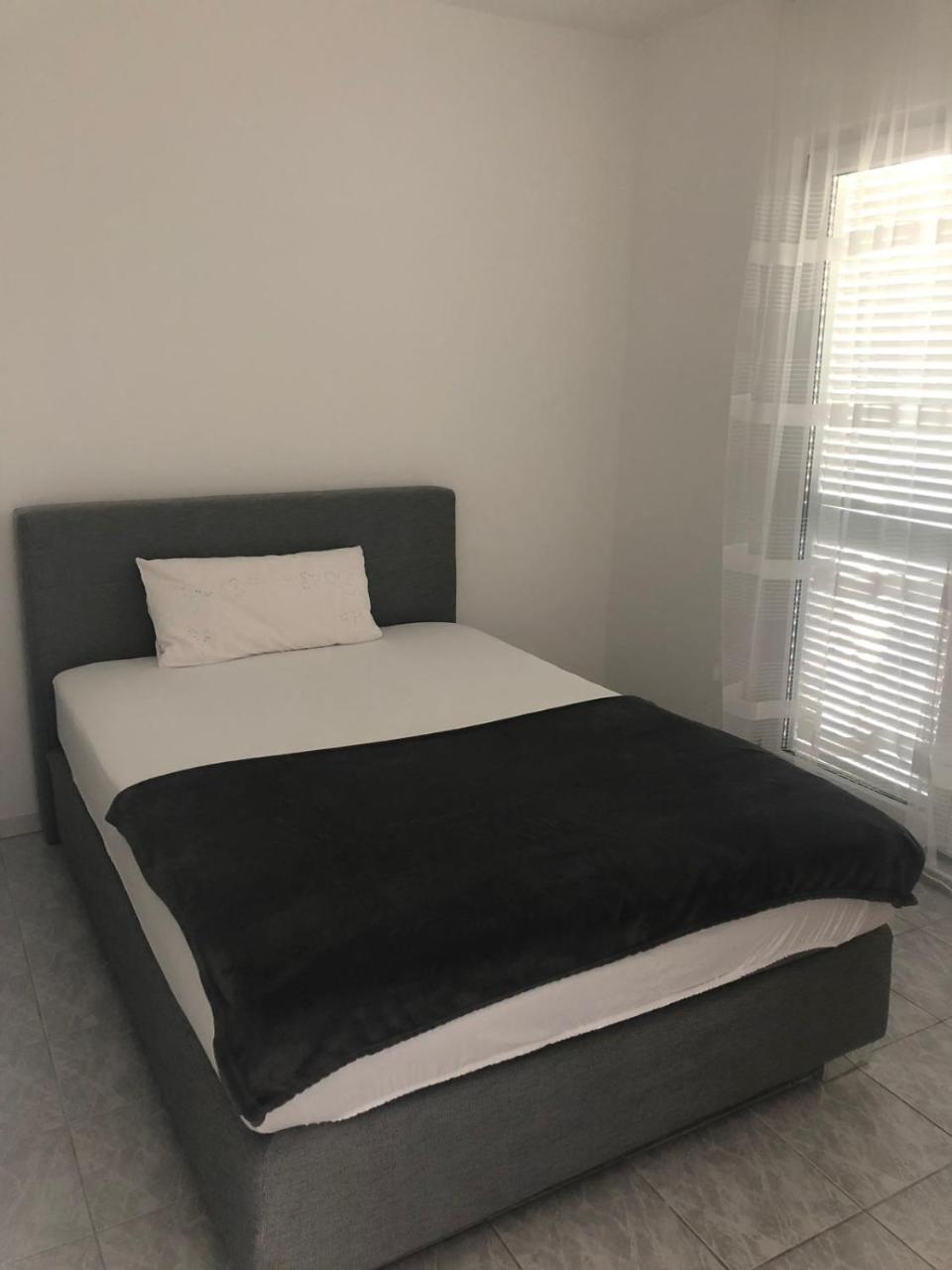 Apartman Ylli Nečujam Exteriér fotografie