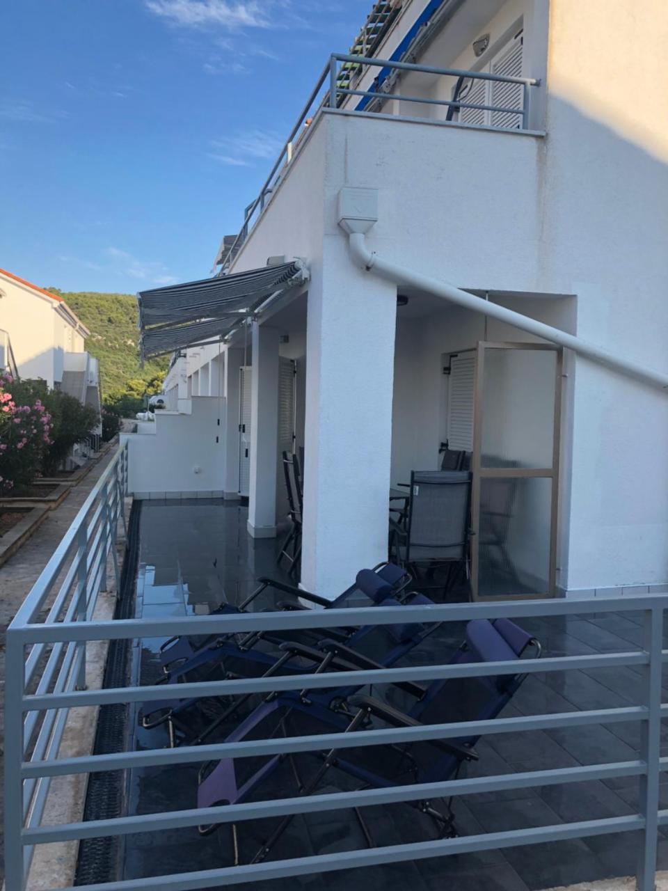 Apartman Ylli Nečujam Exteriér fotografie