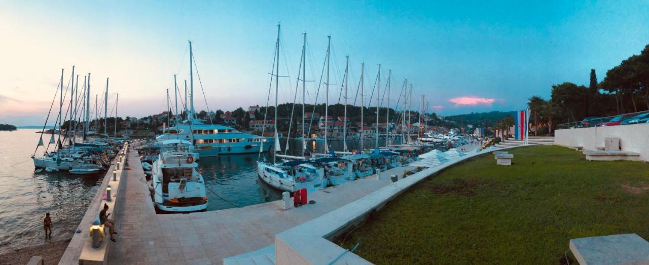 Apartman Ylli Nečujam Exteriér fotografie